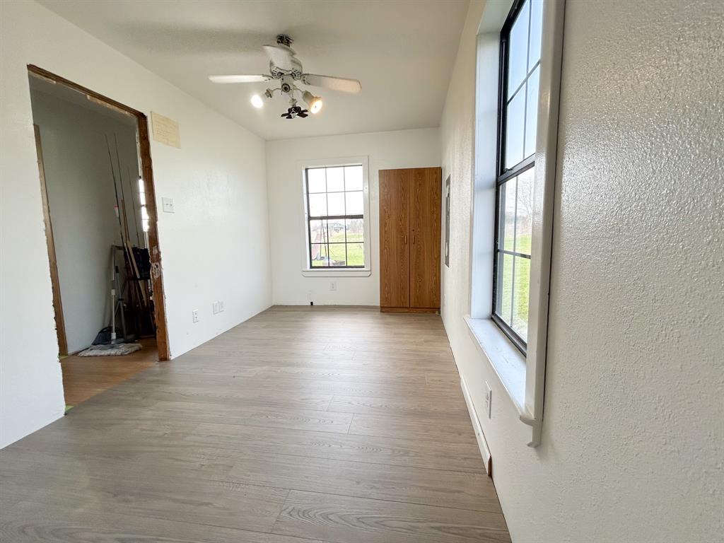 3061 W Ueckert Rd, Bellville, Texas image 12
