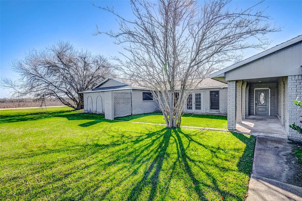 11915 Svoboda Road, Wallis, Texas image 1