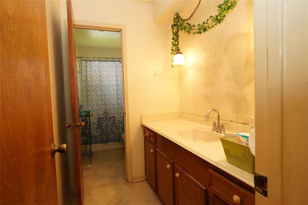 1501 N Park Side Drive, Deer Park, Texas image 14