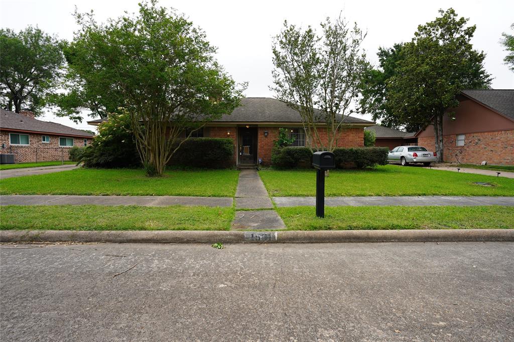1501 N Park Side Drive, Deer Park, Texas image 1