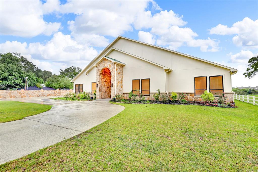 25927 Hunter Lane