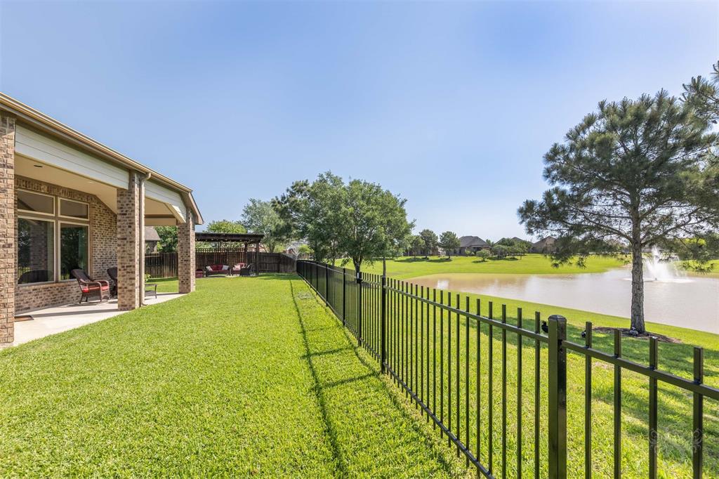 8206 Briscoe Meadow Lane, Richmond, Texas image 37