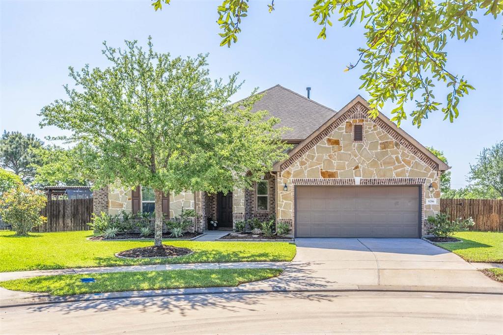 8206 Briscoe Meadow Lane, Richmond, Texas image 2