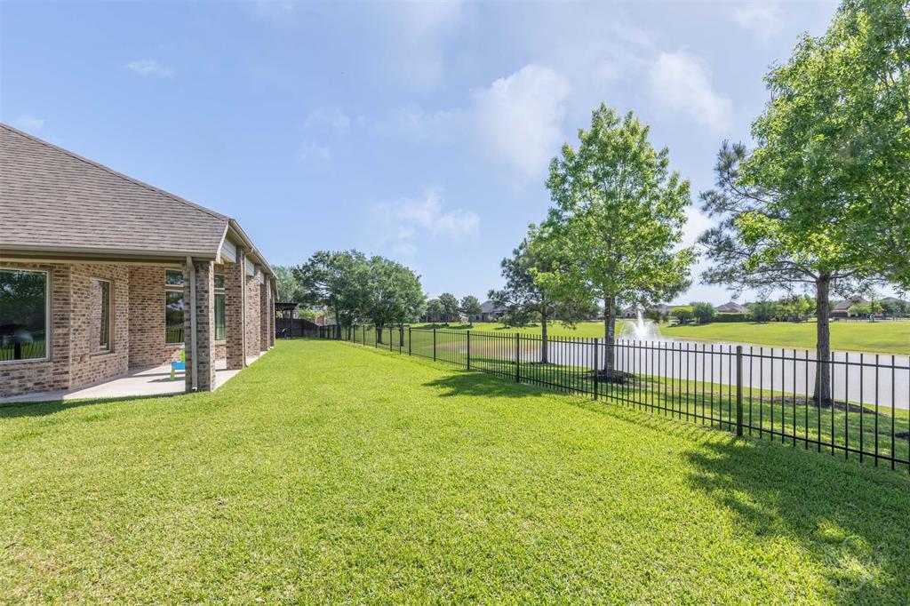 8206 Briscoe Meadow Lane, Richmond, Texas image 33