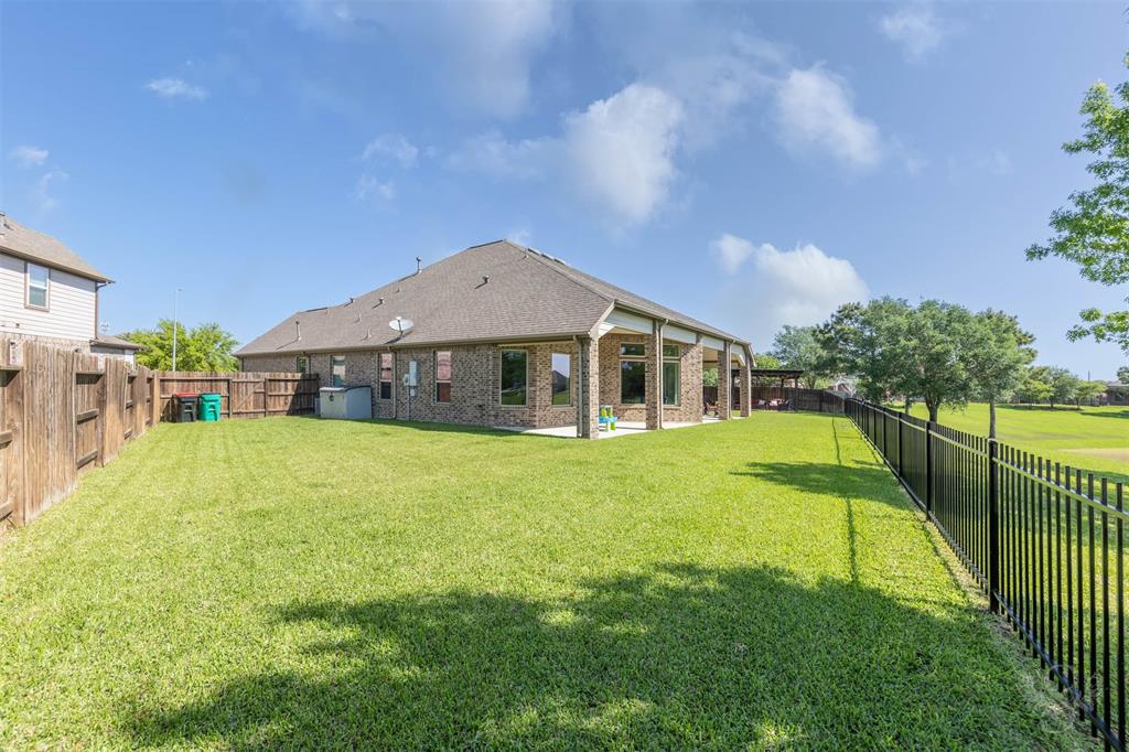 8206 Briscoe Meadow Lane, Richmond, Texas image 31