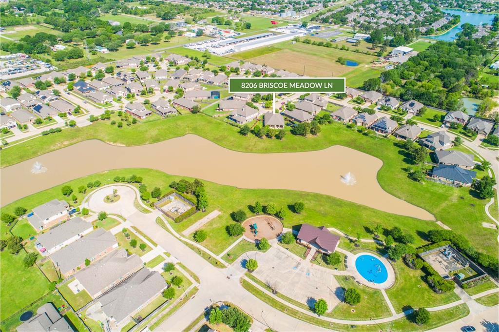 8206 Briscoe Meadow Lane, Richmond, Texas image 4