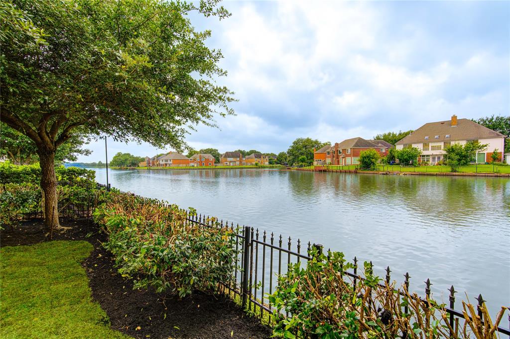 954 Old Oyster Trail, Sugar Land, Texas image 47