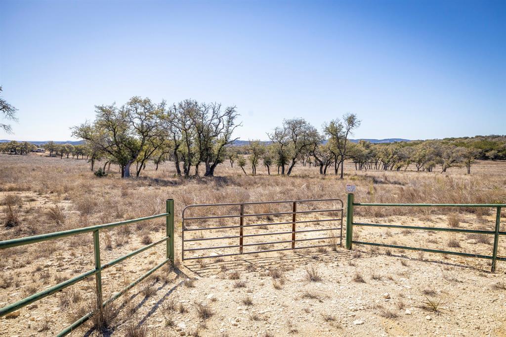 2 English Crossing, Bandera, Texas image 8