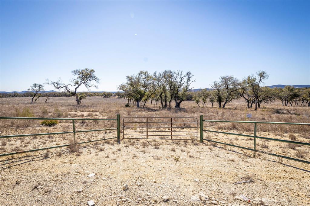 2 English Crossing, Bandera, Texas image 7