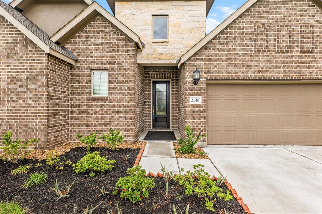 2510 Olivine Stone Drive, Richmond, Texas image 2