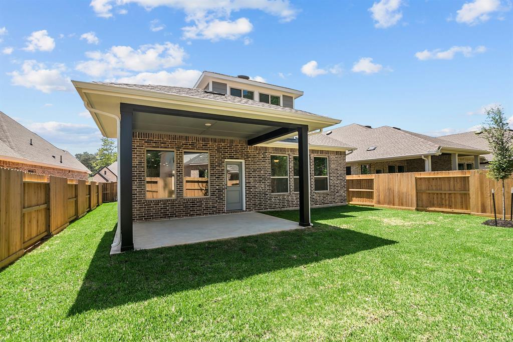 410 Embden Rim Drive, Willis, Texas image 9
