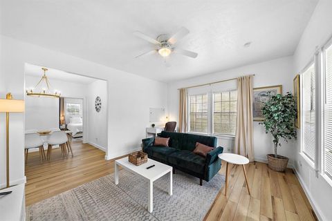 Quadruplex in Houston TX 3901 Dallas Street 1.jpg