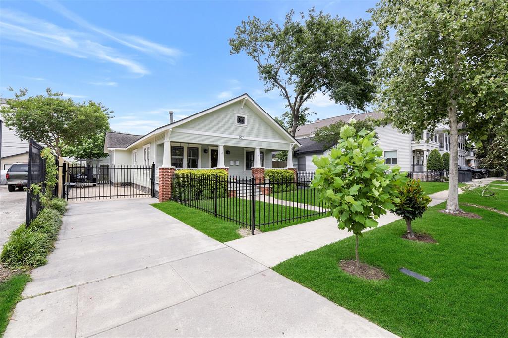 807 Ashland Street, Houston, Texas image 2