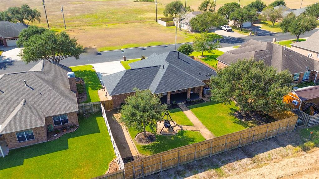 302 Sam Houston Drive, El Campo, Texas image 38