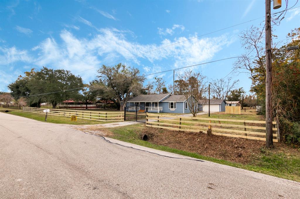 4004 Gatewood Road, Crosby, Texas image 32