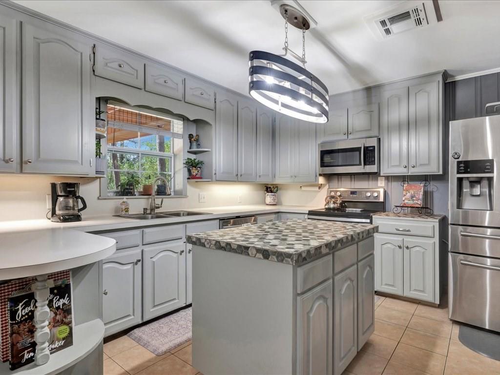 1408 North Broadmoor Drive, Lufkin, Texas image 4