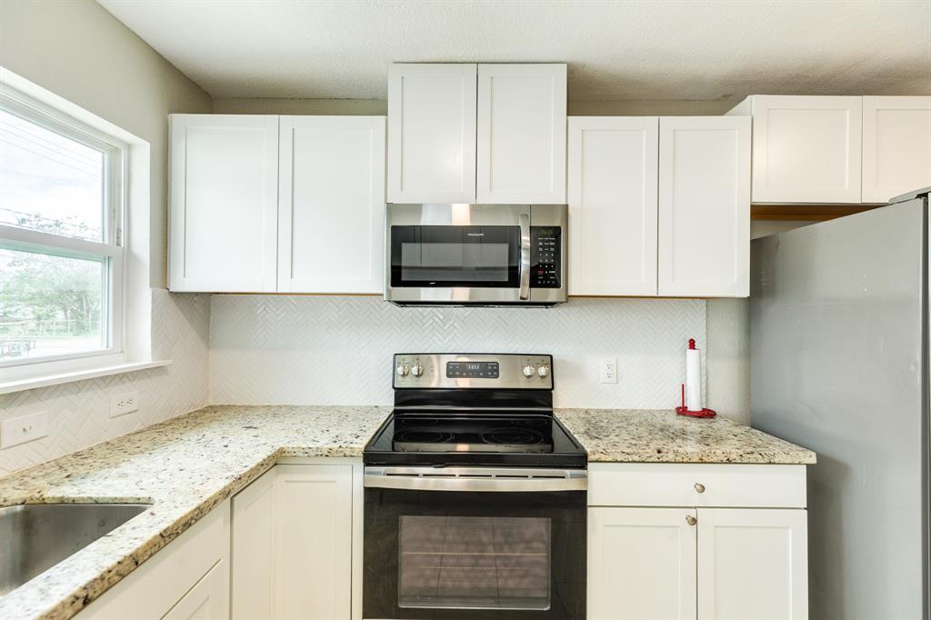 1502 W 9th Street, Freeport, Texas image 11