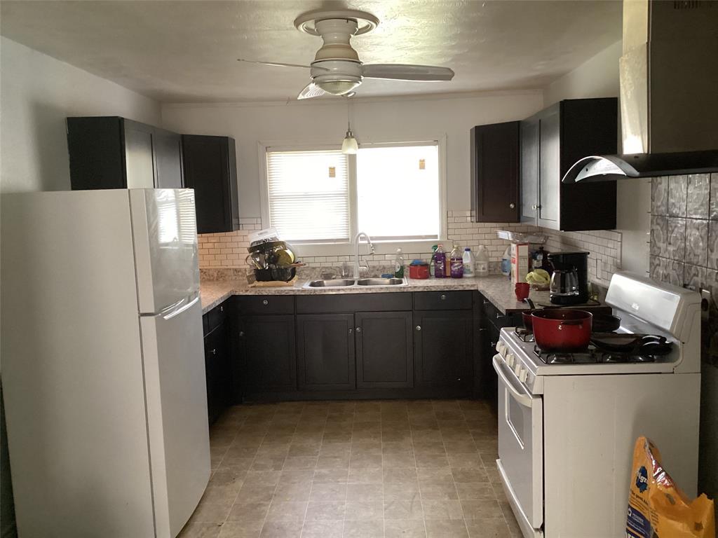 616 Benson Street, La Marque, Texas image 3