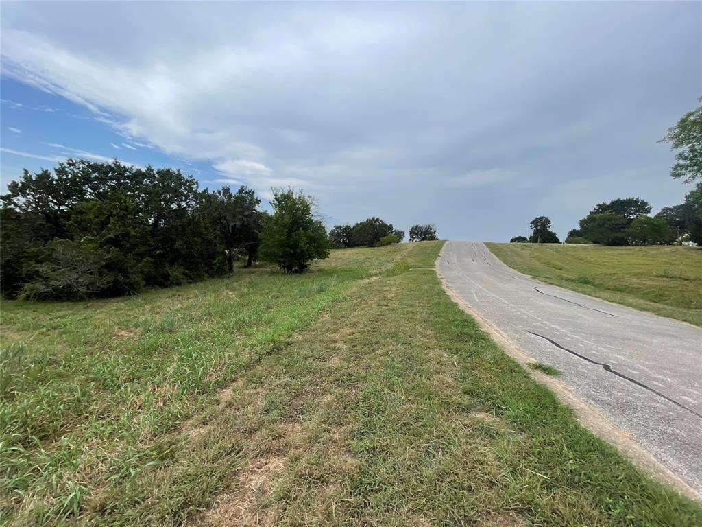 7401 S Aberdeen Drive, Cleburne, Texas image 2