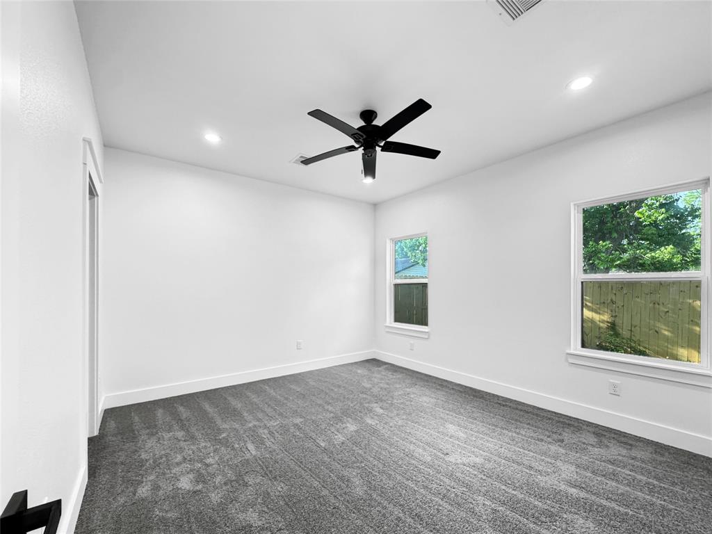 318 E Republic Avenue, Baytown, Texas image 11