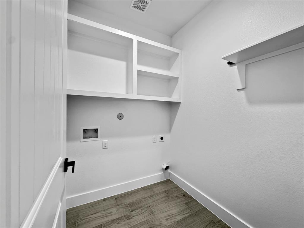 318 E Republic Avenue, Baytown, Texas image 19
