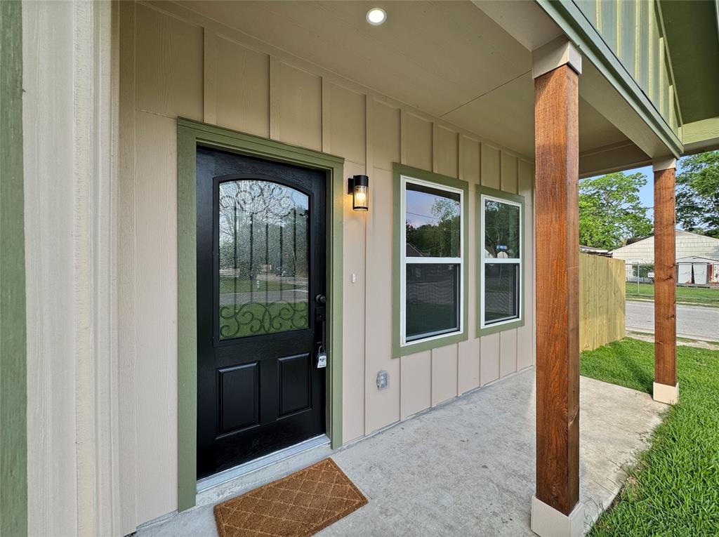 318 E Republic Avenue, Baytown, Texas image 5