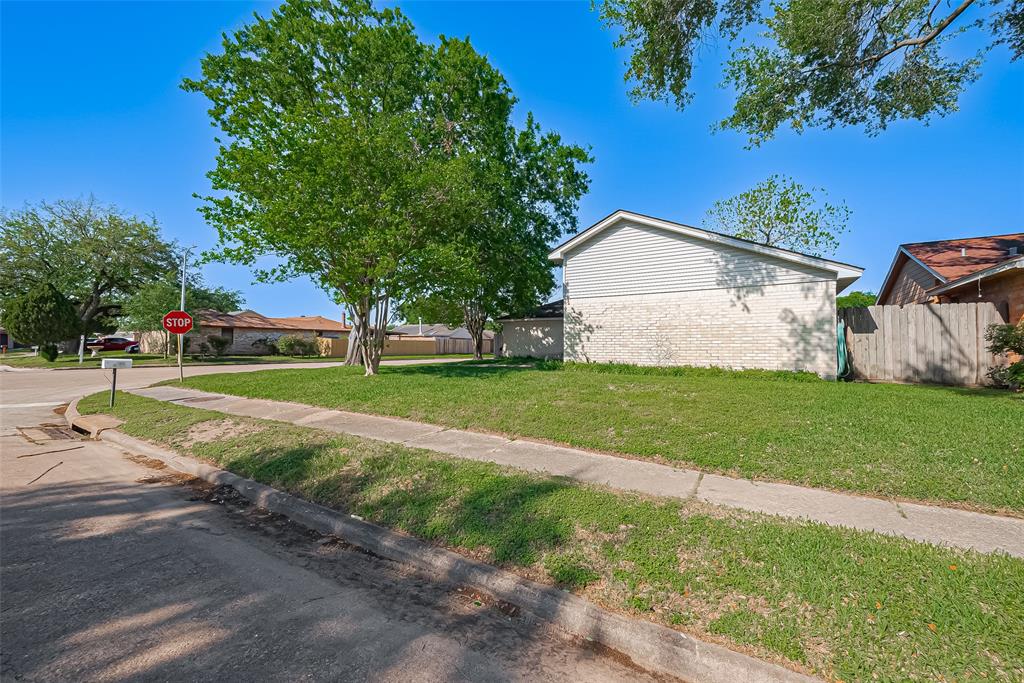 1323 Leadenhall Circle, Channelview, Texas image 24