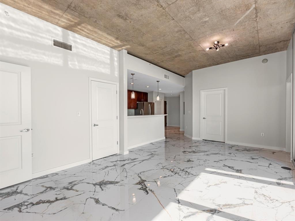 5925 Almeda Road 11702