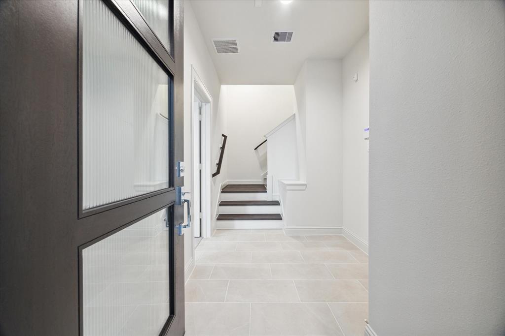 1803 Mills Street, Houston, Texas image 9