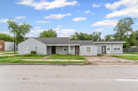 Photo of 3216 Avenue I #A, Rosenberg, TX 77471 (MLS # 3224656)