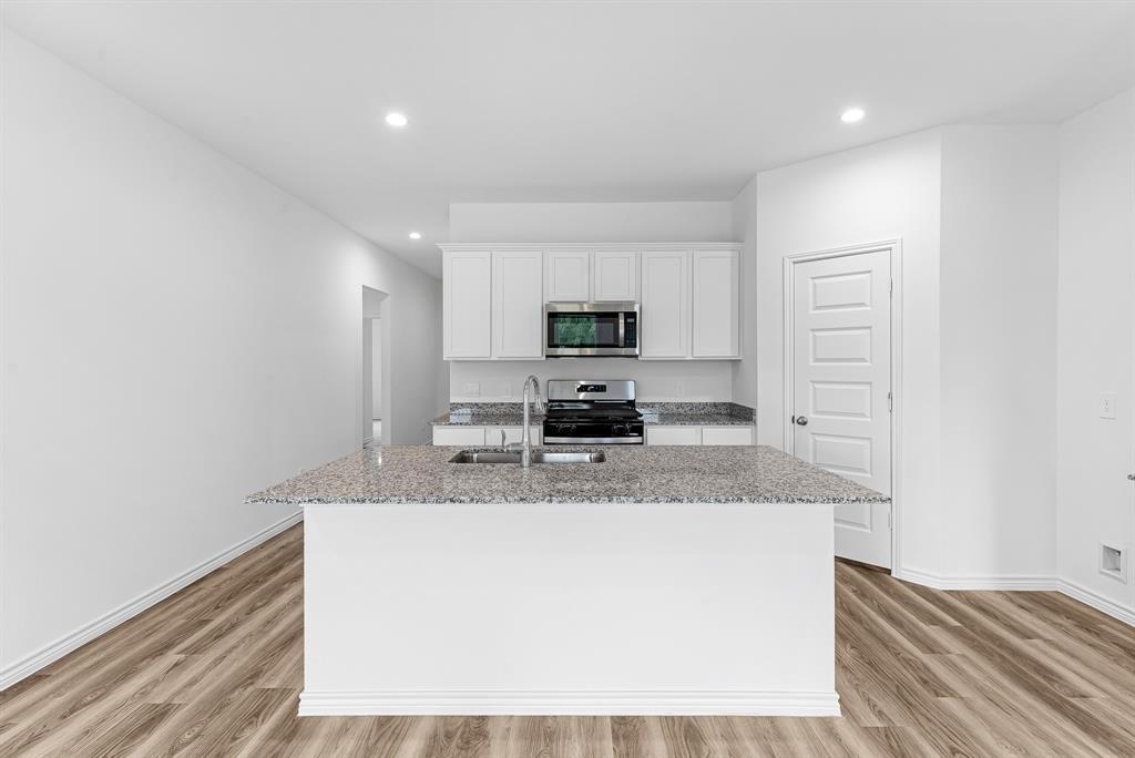 595 Brittany Grove Lane, China, Texas image 3