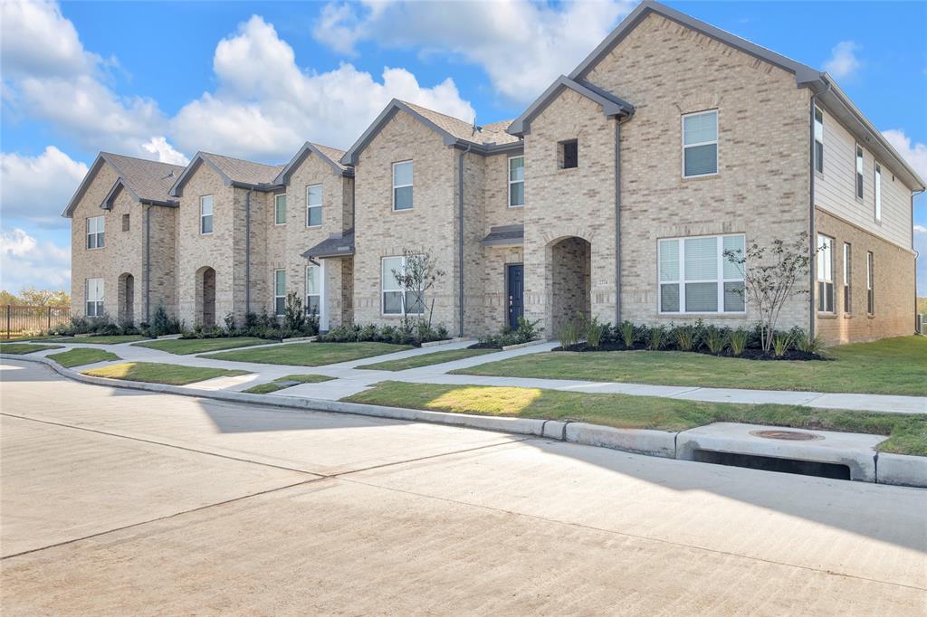 2778 Mariposa Creek Drive, Iowa Colony, Texas image 3