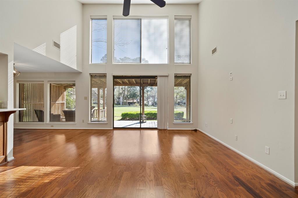 70 April Wind Drive, Conroe, Texas image 8