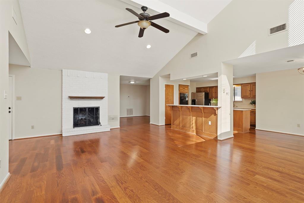70 April Wind Drive, Conroe, Texas image 12