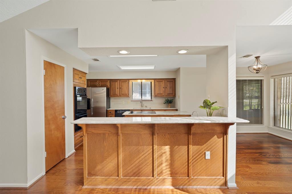 70 April Wind Drive, Conroe, Texas image 17