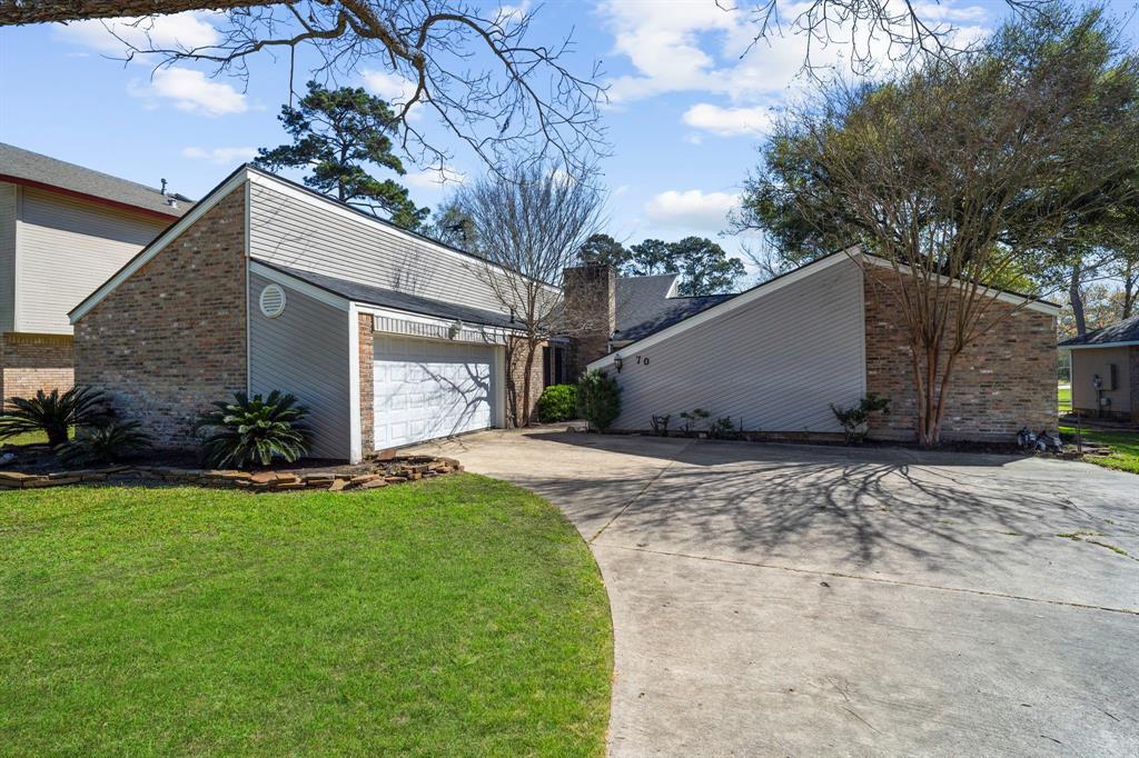 70 April Wind Drive, Conroe, Texas image 1