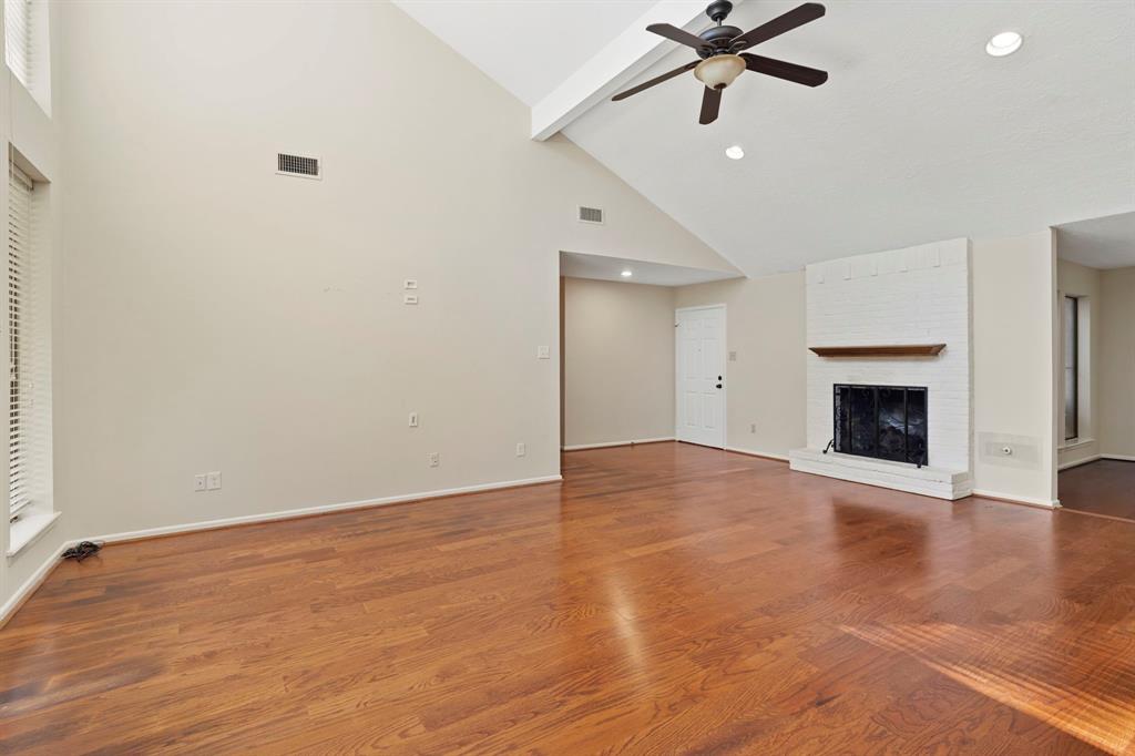 70 April Wind Drive, Conroe, Texas image 9