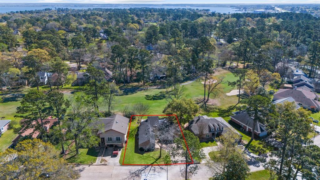 70 April Wind Drive, Conroe, Texas image 37