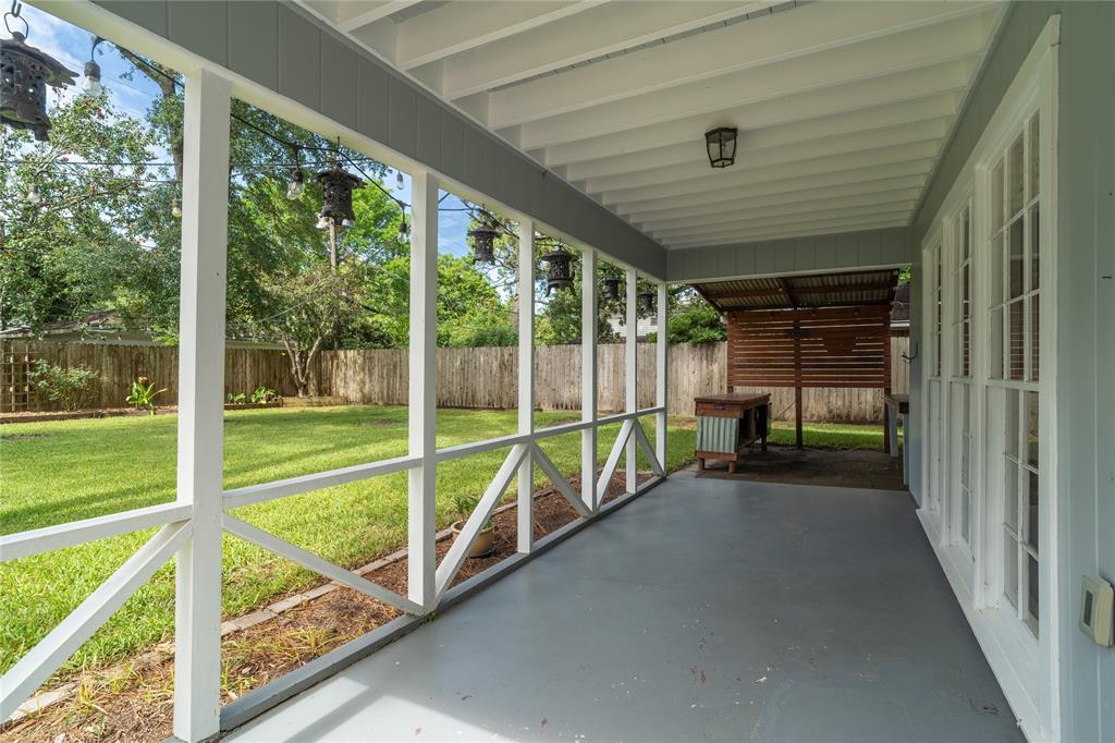 215 Whispering Oaks Drive, Taylor Lake Village, Texas image 34