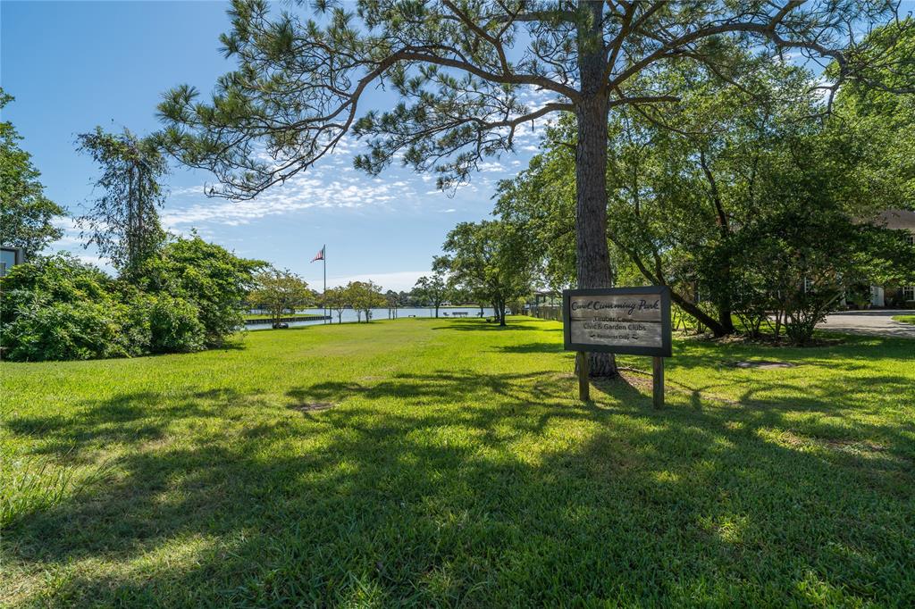 215 Whispering Oaks Drive, Taylor Lake Village, Texas image 39