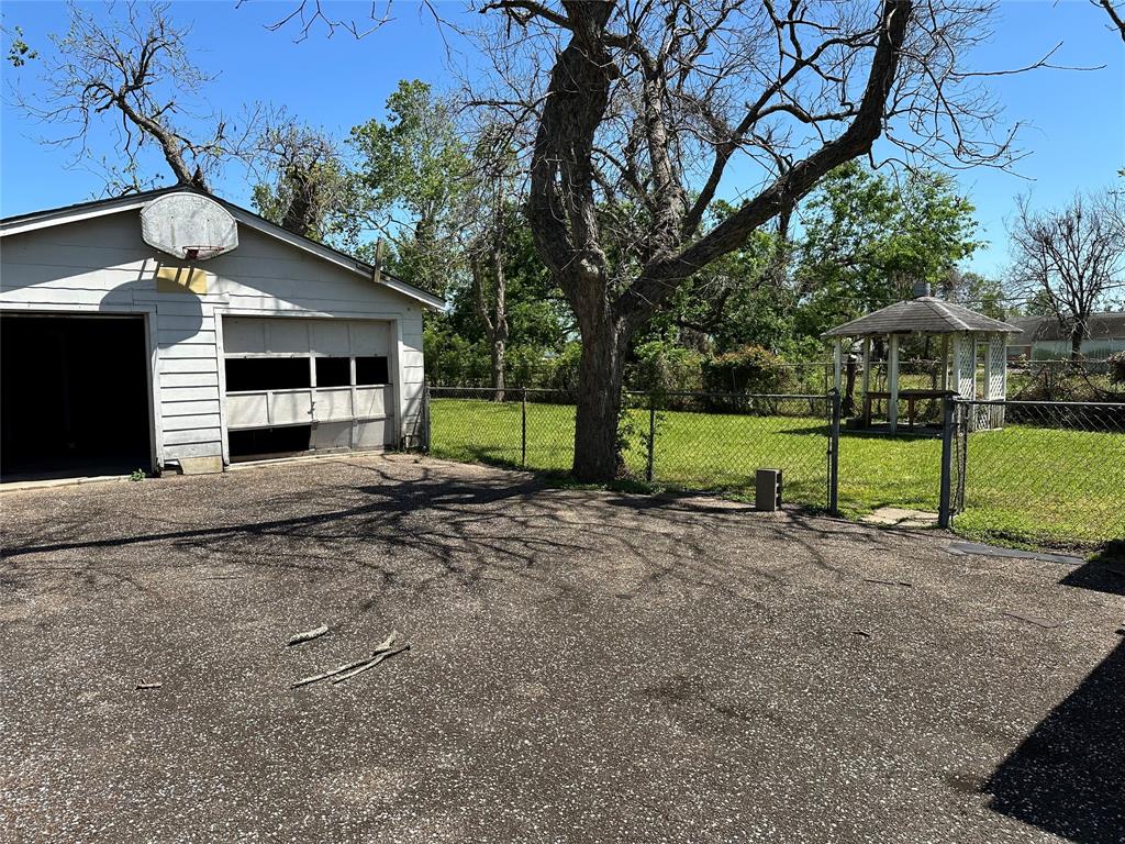 249 S Main Street, Clute, Texas image 5