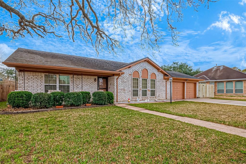 13703 Fernhill Drive, Sugar Land, Texas image 3