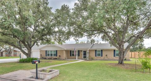 A home in Edna