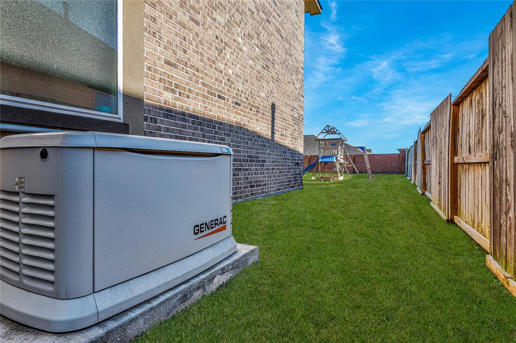 2310 Ironwood Pass Drive, Missouri City, Texas image 47