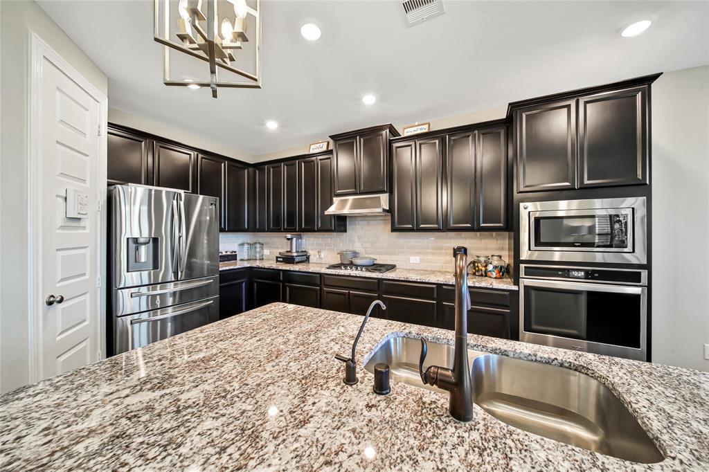 2310 Ironwood Pass Drive, Missouri City, Texas image 13