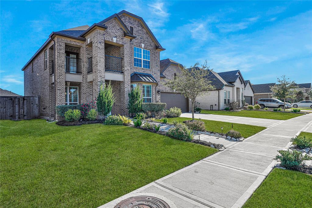 2310 Ironwood Pass Drive, Missouri City, Texas image 3