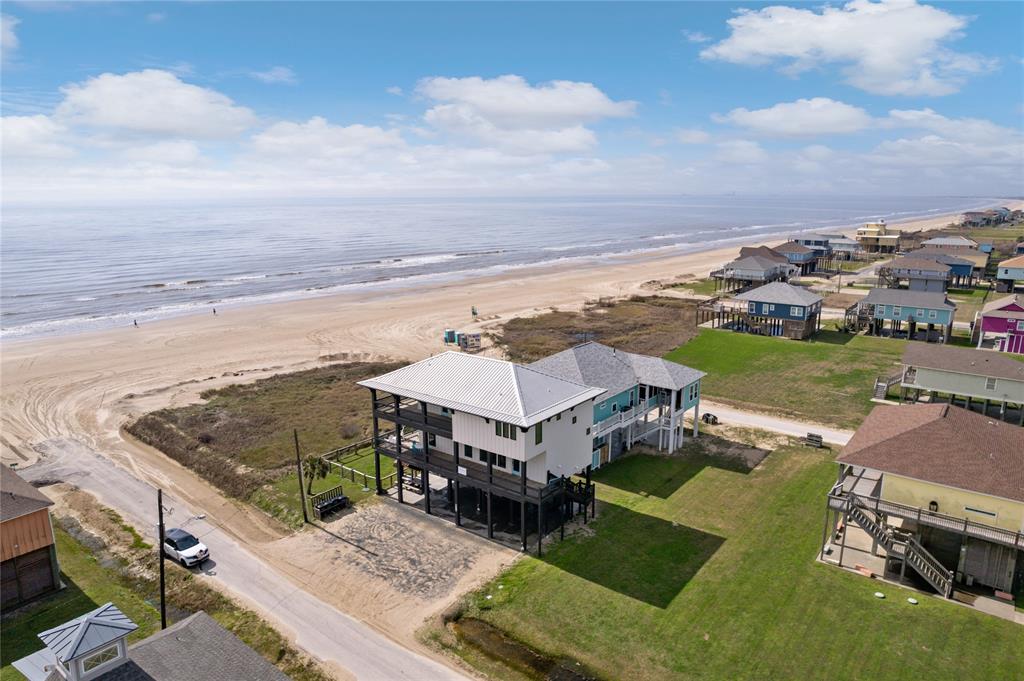 775 Townsend Drive, Crystal Beach, Texas image 3