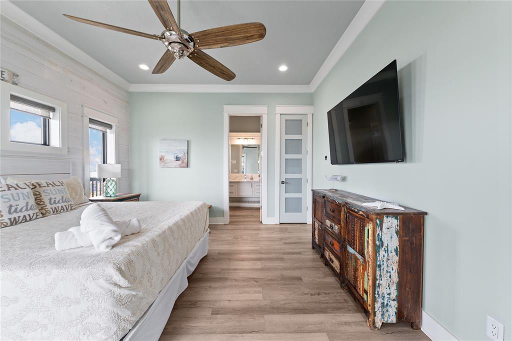 775 Townsend Drive, Crystal Beach, Texas image 20