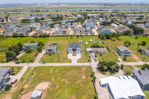 Single Family Residence in Galveston TX 2216 103rd Street 30.jpg