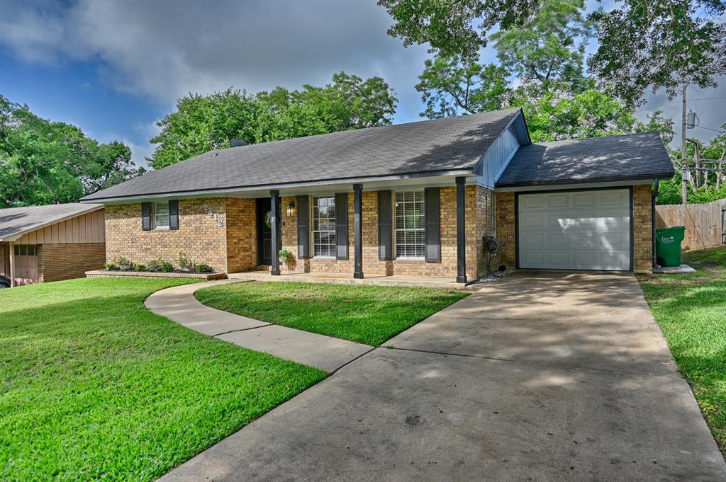 2412 Airline Drive, Brenham, Texas image 6